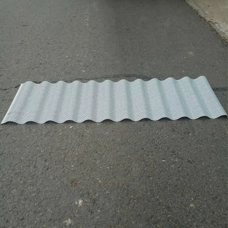 Perforerte profilerte metallpaneler